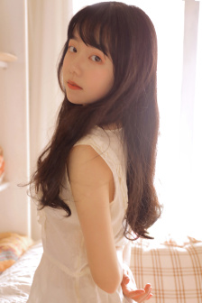 笼中女